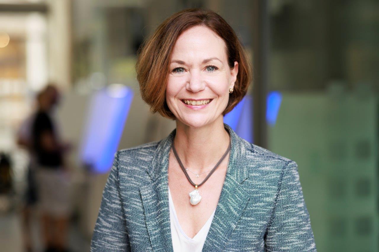 Astrid Stevens Finanzierungsspezialistin und Finanzierung von Immobilienprojekten